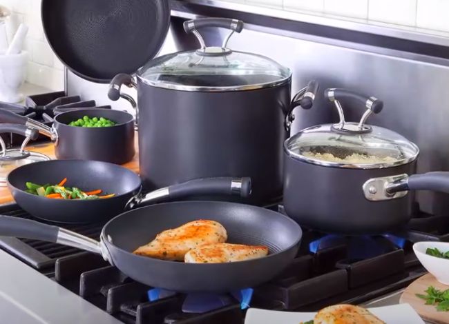 Cookware Made of Hard-Anodized Aluminum