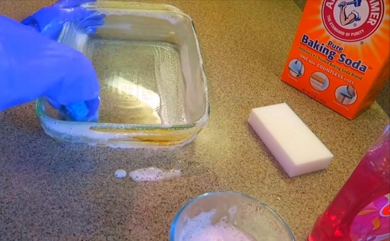 Ammonia and baking soda glass cookware